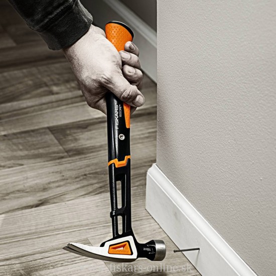 Kladivo tesárske M 800g - FISKARS 1020213